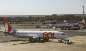 Leia mais sobre o artigo GOL ABORTA DECOLAGEM APÓS COLISÃO COM CARRO NO GALEÃO