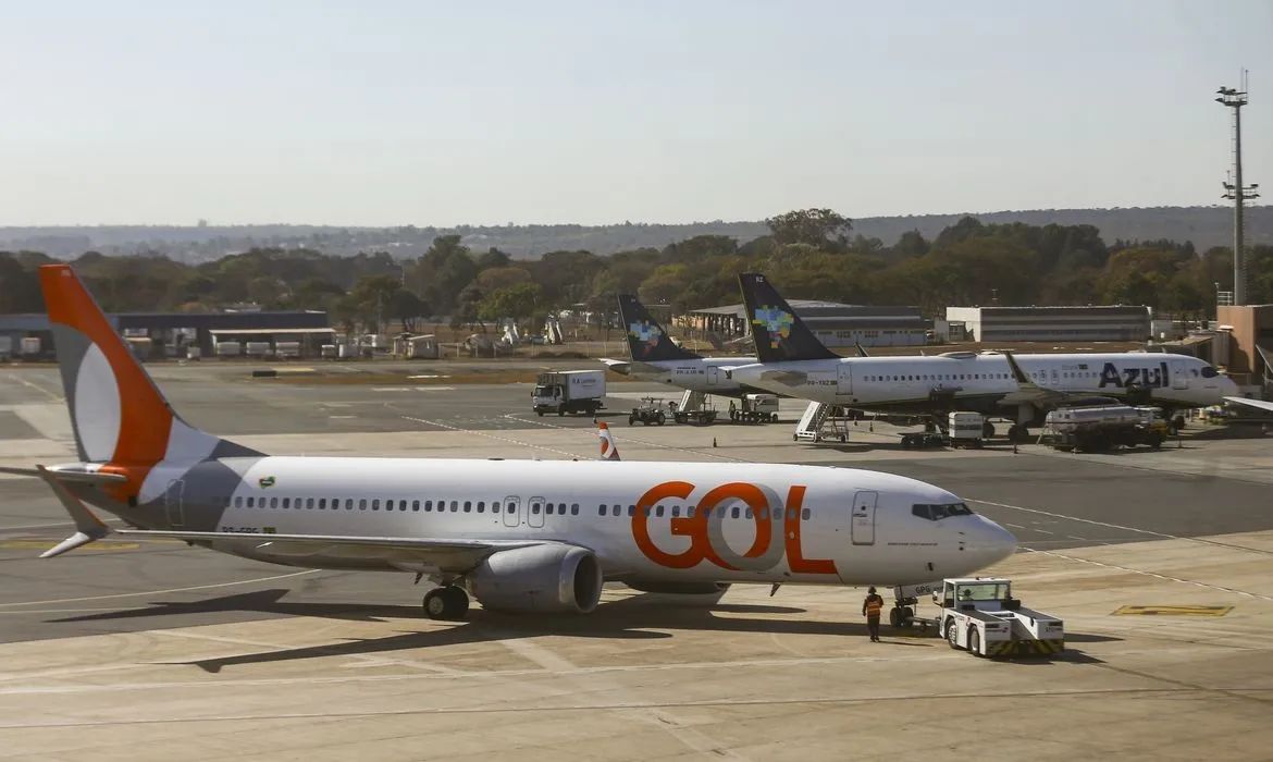 Leia mais sobre o artigo GOL ABORTA DECOLAGEM APÓS COLISÃO COM CARRO NO GALEÃO