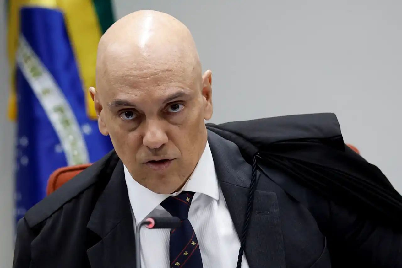 No momento, você está visualizando ELON ATACA O SUPREMO