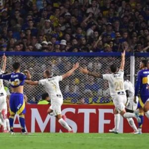 Leia mais sobre o artigo CAVANI PERDE E ELIMINA BOCA