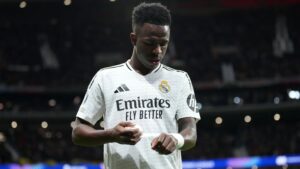 Leia mais sobre o artigo SEEDORF DETONA VINICIUS