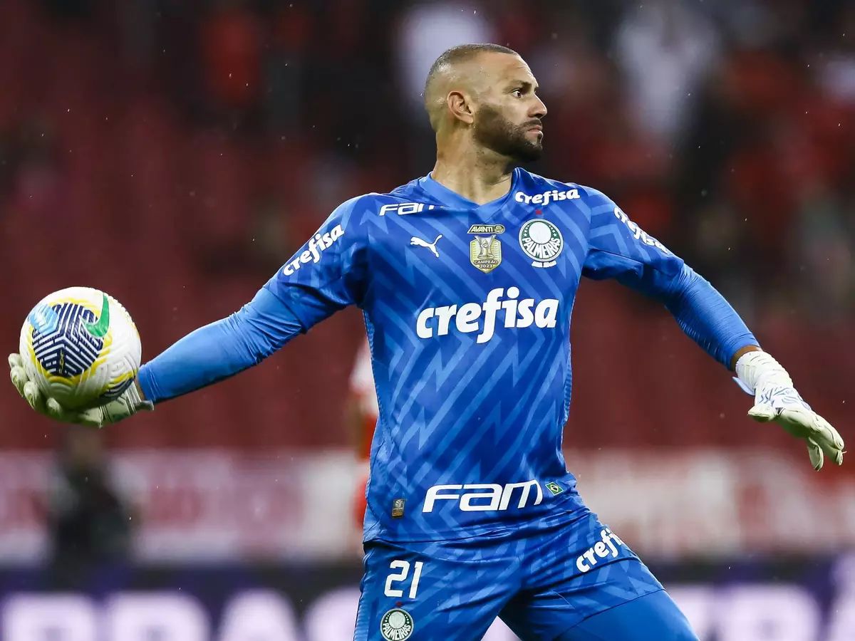 Leia mais sobre o artigo DORIVAL FAZ MUDANÇAS IMPORTANTES